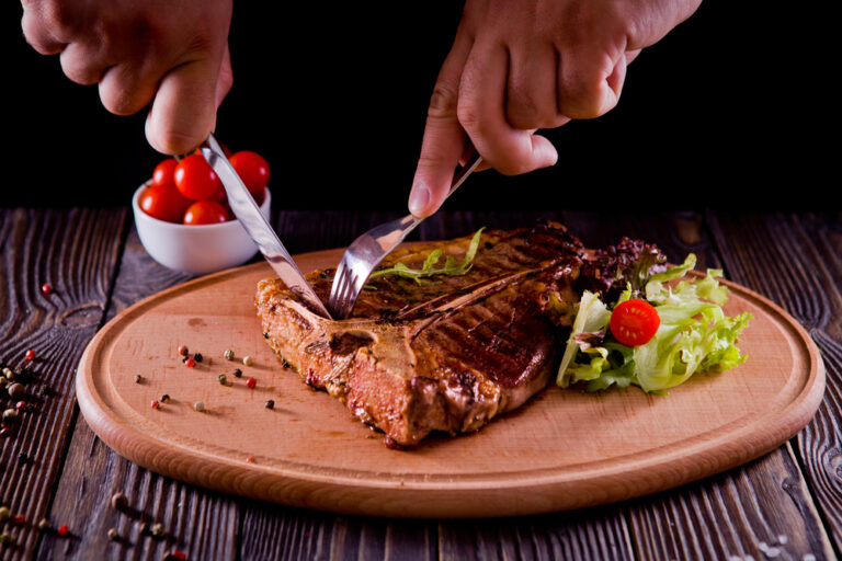 What Steak Lovers Should Look for on a Menu